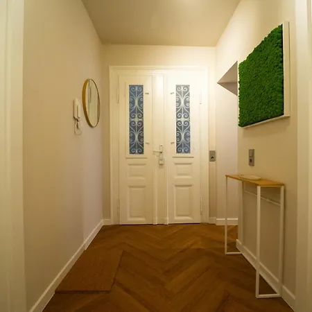 Charles & Kaetchen Nature Plagwitz Apartment