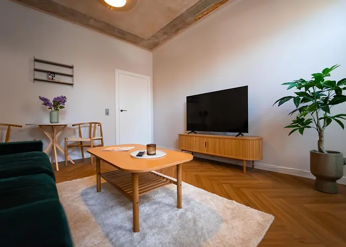 Charles & Kaetchen Nature Plagwitz * Leipzig