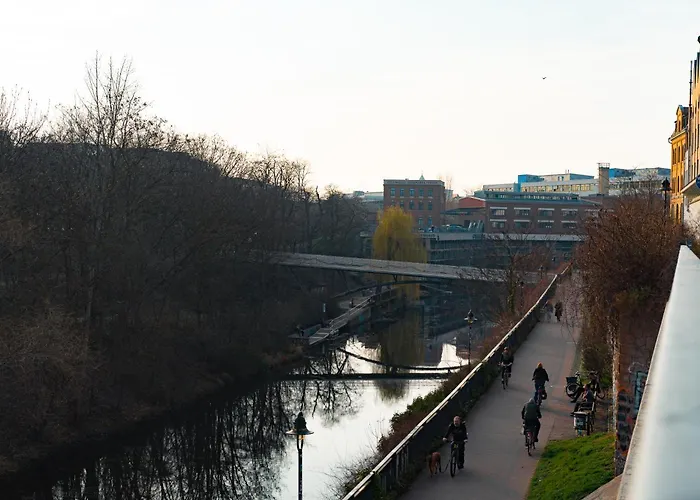 Charles & Kaetchen Nature Plagwitz 公寓 *